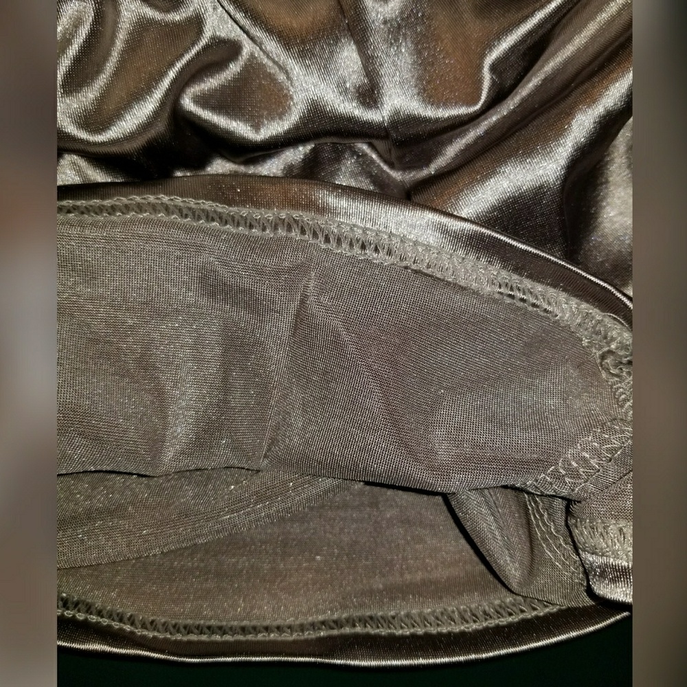☆NWT☆ Stretchy Silver & White Shorts - Picture 4 of 5